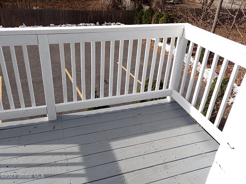 5th image of 4 COTTAGE PL