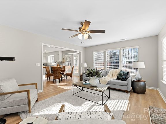 5th image of 3017 Laurelwood Dr