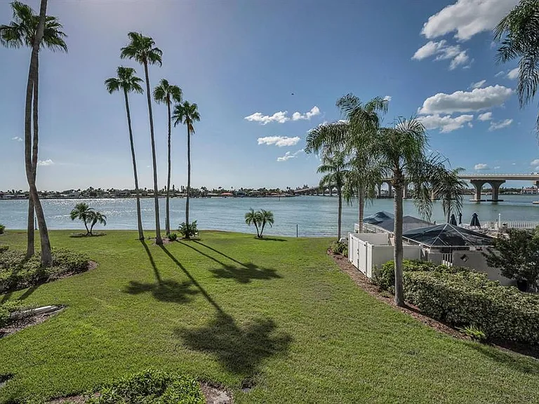 5901 Bahia Del Mar Cir #223 — Photo 26