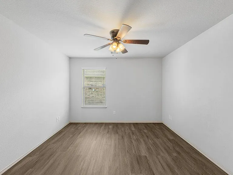 9415 Paloma Creek Dr — Photo 21