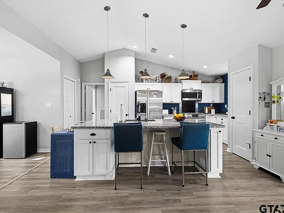 5th image of 289 Acapulco Rd