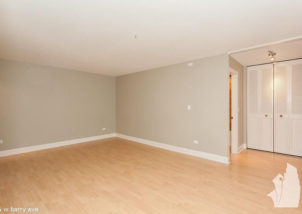 1st image of 426 W Barry Ave #1811