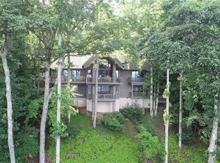 381 White Squirrel Ln, Brevard, NC 28712