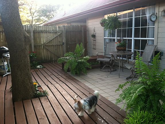 Another view of patio and de