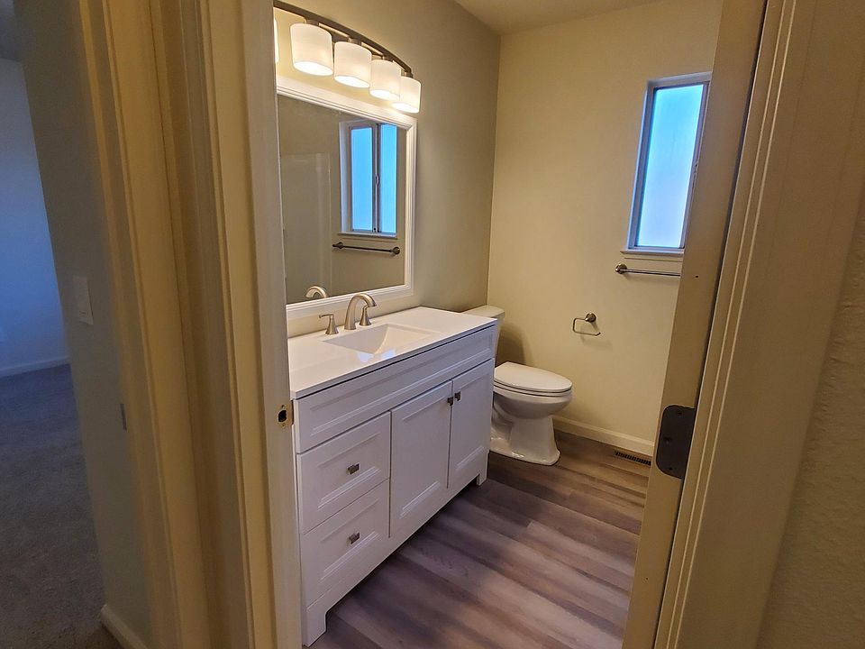 2nd image of 3937 Pheasant Dr Unit 1