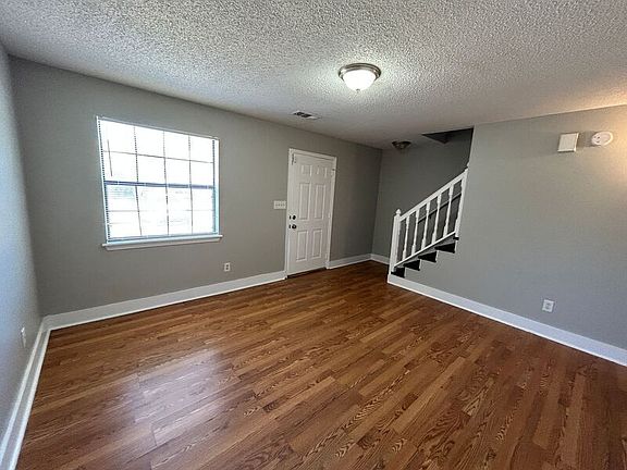 3rd image of 5433 Nottinghill Dr