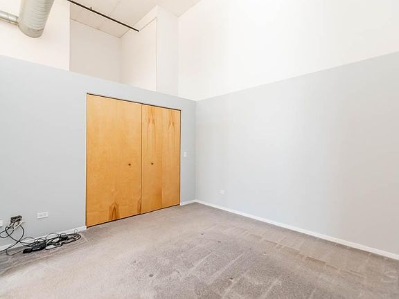 3rd image of 1934 N Washtenaw Ave APT 202