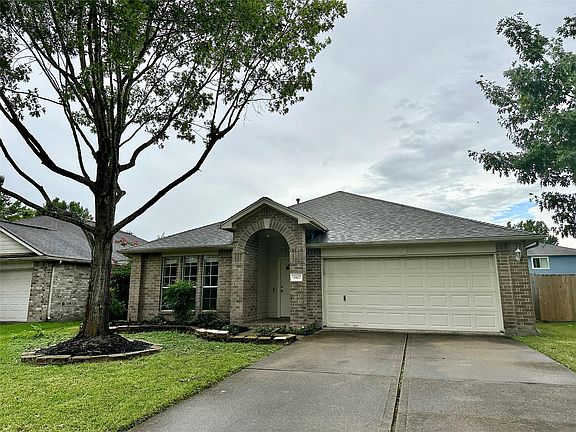 2nd image of 3907 Crystal Pass Ct