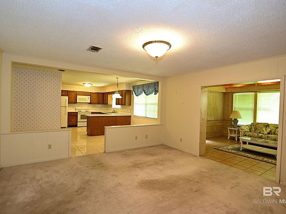 4th image of 69 Paddock Dr