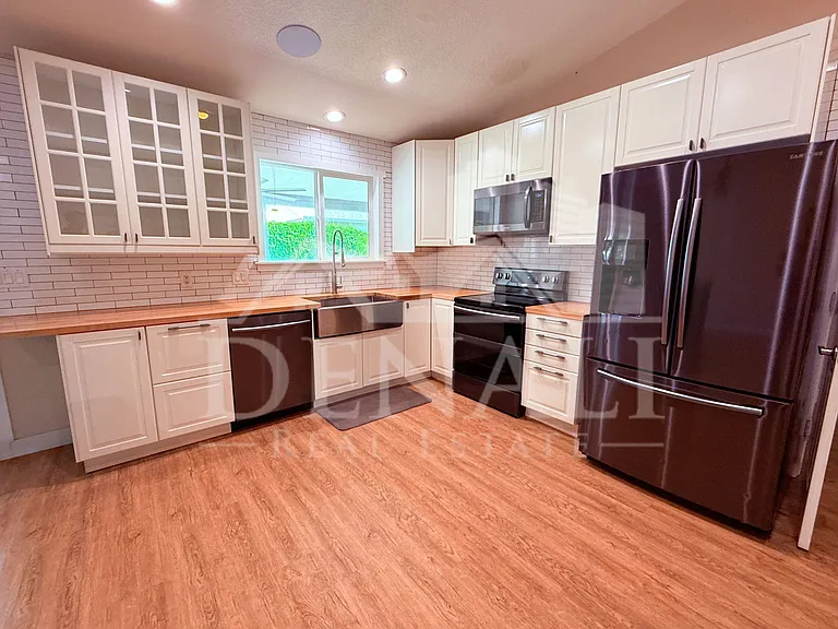 306 E Houston Ave — Photo 8