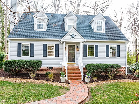 3rd image of 703 Redington Ct