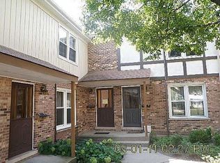 1736 Pickwick Ln, Glenview, IL 60026