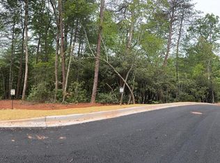 46 Mews Ln, Franklin, NC 28734