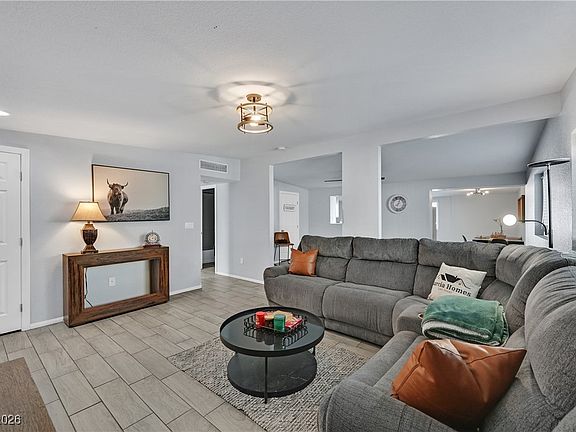 5th image of 3520 Flower Ave