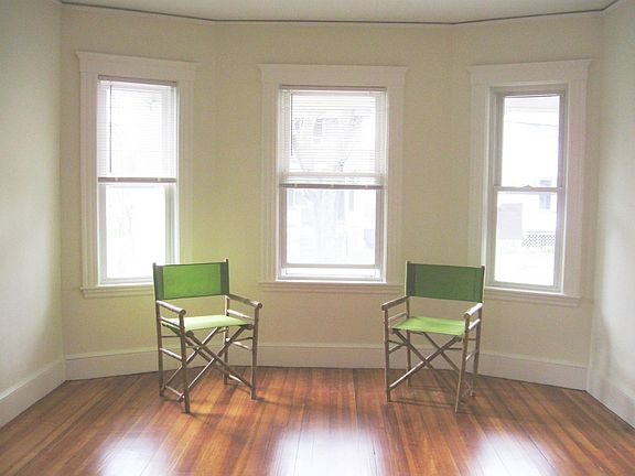 Living room bay - beautiful wood floors