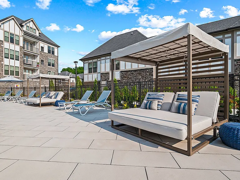 Legacy Rochester Hills Apartments — Photo 9