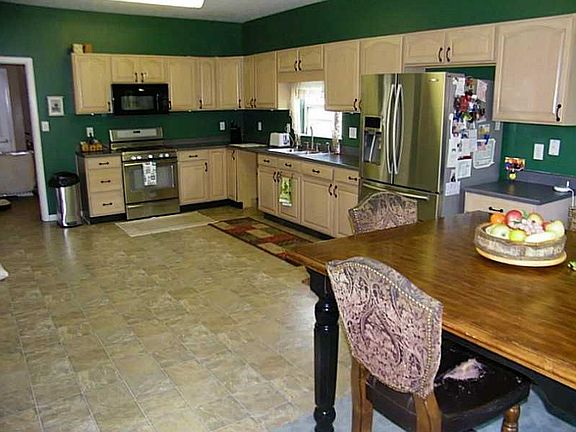 3rd image of 800 Penny Ct