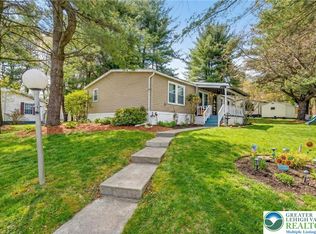 1012 Spruce Ln, Breinigsville, PA 18031