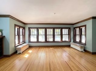 4100 W Newport Ave #1, Chicago, IL 60641