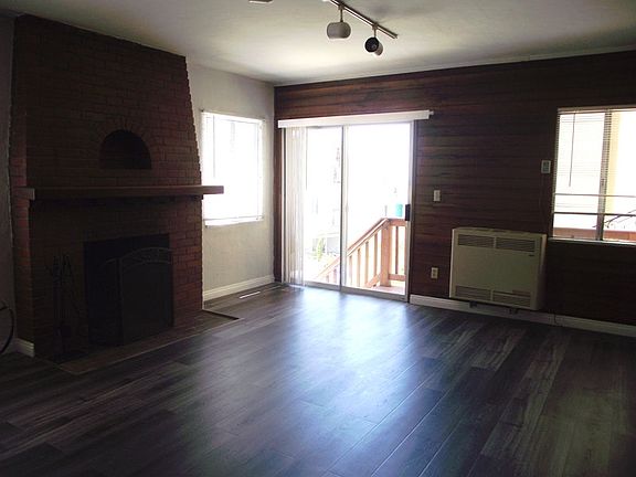 3rd image of 2301 1/2 Highland Ave Lowr #