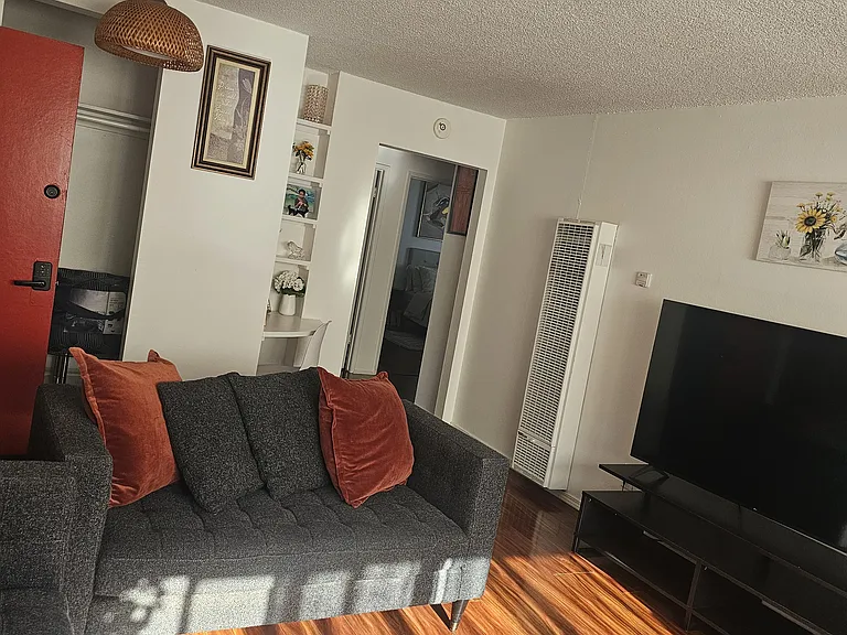2112 Manhattan Beach Blvd #D — Photo 2
