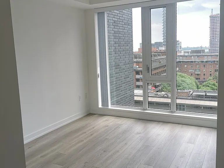 158 Front St E #821 — Photo 17