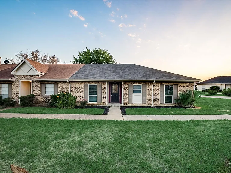30 W Mountain Creek Dr — Photo 2