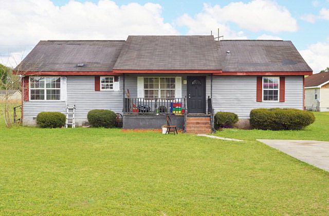 2nd image of 602 Ellis Ln