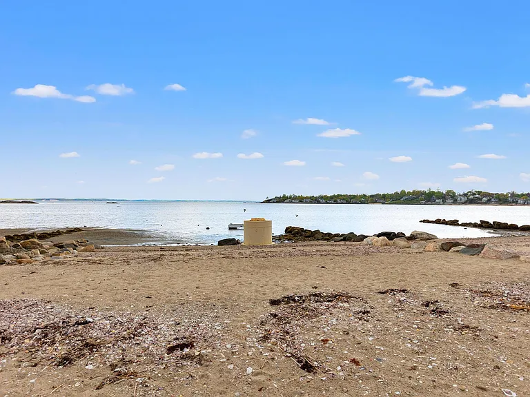 80 Soundview Dr — Photo 41