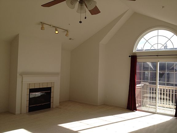 4th image of 28487 Carlton Way Dr #1