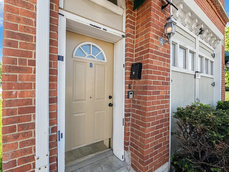 101 Crawford St #B-53641282 — Photo 24