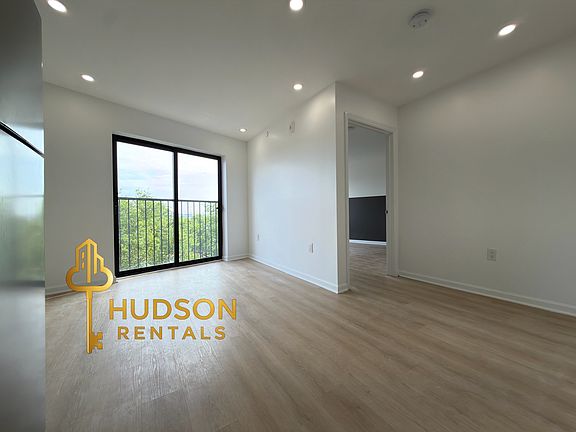 3rd image of 553 Market St #5E