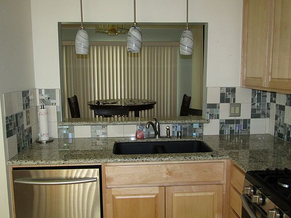4th image of 8520 Desert Holly Dr
