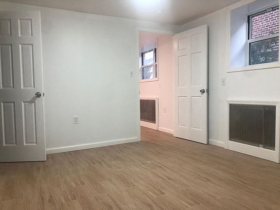 3rd image of 2435 Westervelt Ave