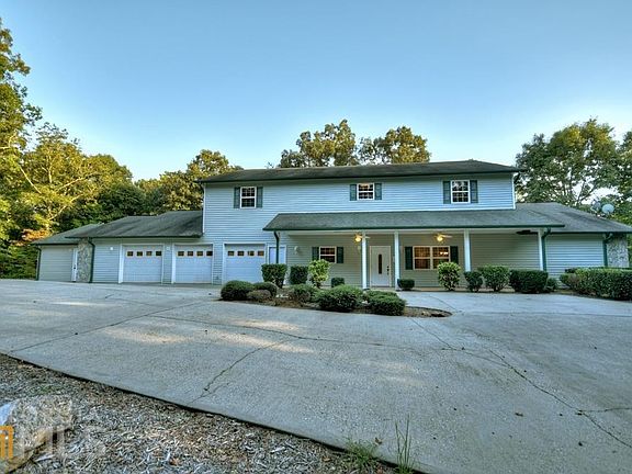 3rd image of 940 Knollwood Rd