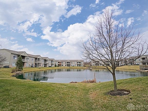 3rd image of 4389 English Oak Ct