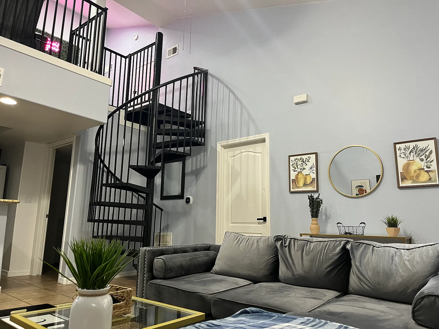 1 bed, $2,462 — Photo 1