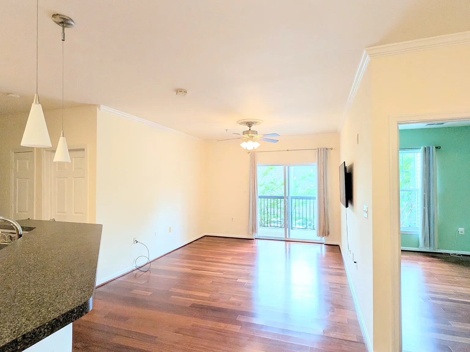 2 bed, 1102 sqft, $2,450 — Photo 2