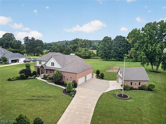 5th image of 1343 Vermillion Dr