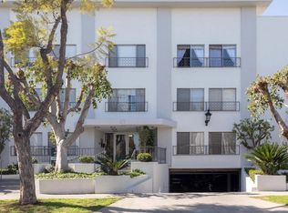 415 N Oakhurst Dr APT 205, Beverly Hills, CA 90210