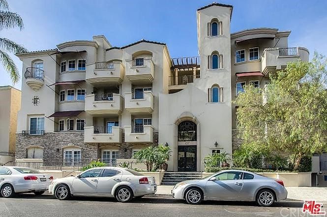 1st image of 4237 N Longridge Ave #401