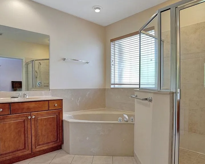 5897 NW 120th Ter #5897 — Photo 16