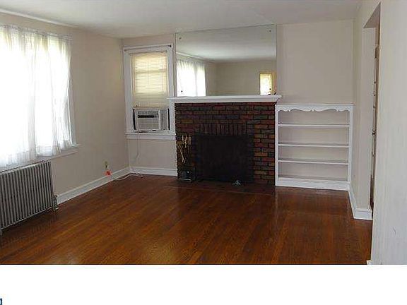 4th image of 200 Curtis Ave