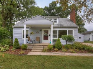 374 Elizabeth Ave NE, Rockford, MI 49341