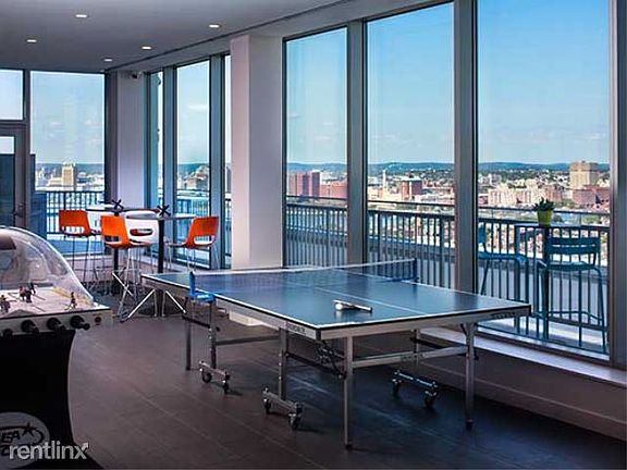 N-AmenityOutdoorLounge03-SkyPavilionRooftopLounge