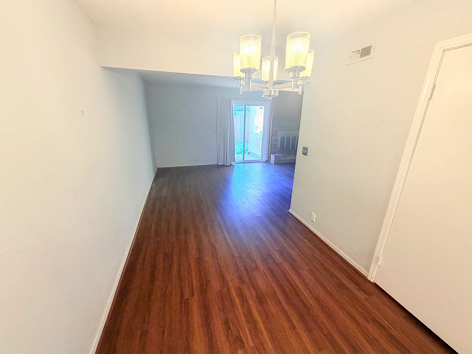 3 bed, 2.5 bath, 1504 sqft, $1,200 — Photo 4