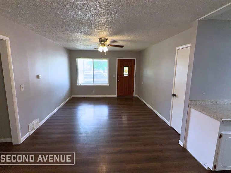 2517 SW 60th St — Photo 2