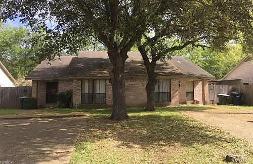 800 Cross Timbers Dr Photo 1
