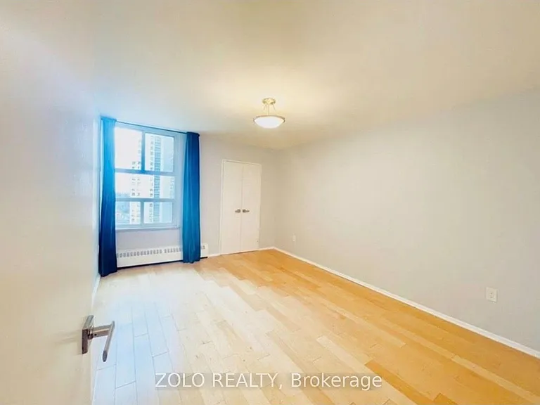 360 Ridelle Ave #1205 — Photo 8