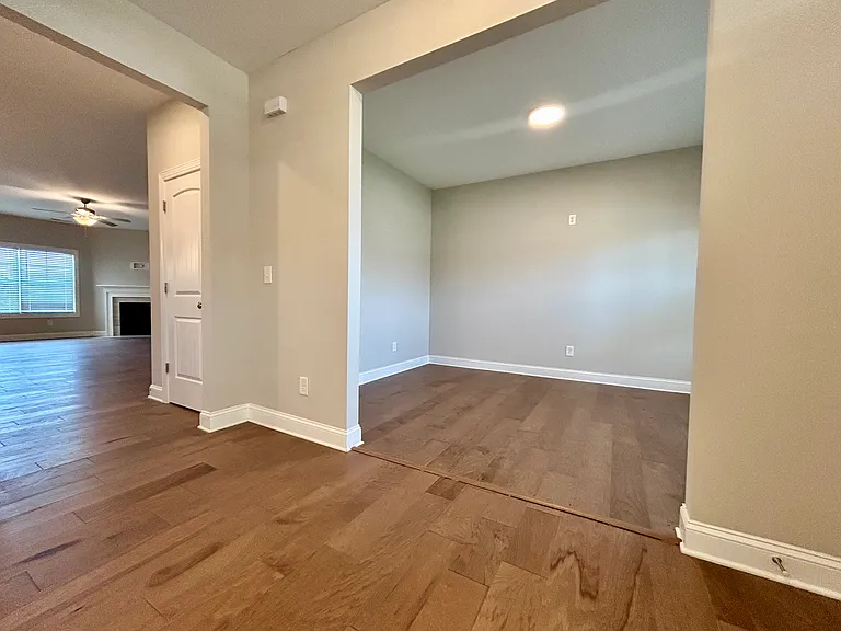 60 Kingsly Dr — Photo 8